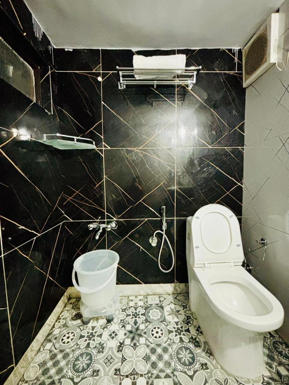 Hotel Amar Mussoorie Esterno foto