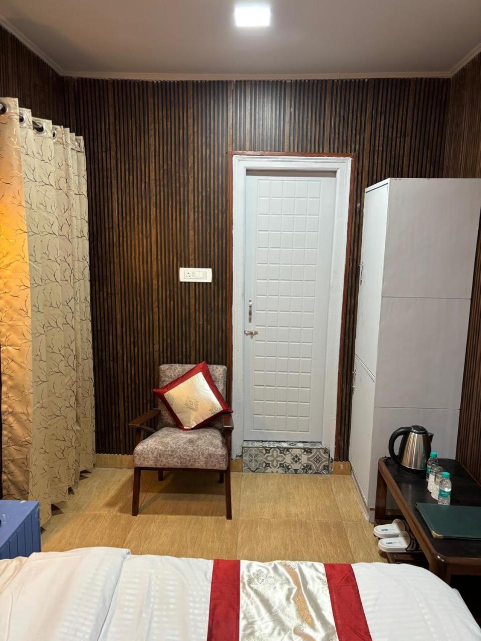 Hotel Amar Mussoorie Esterno foto
