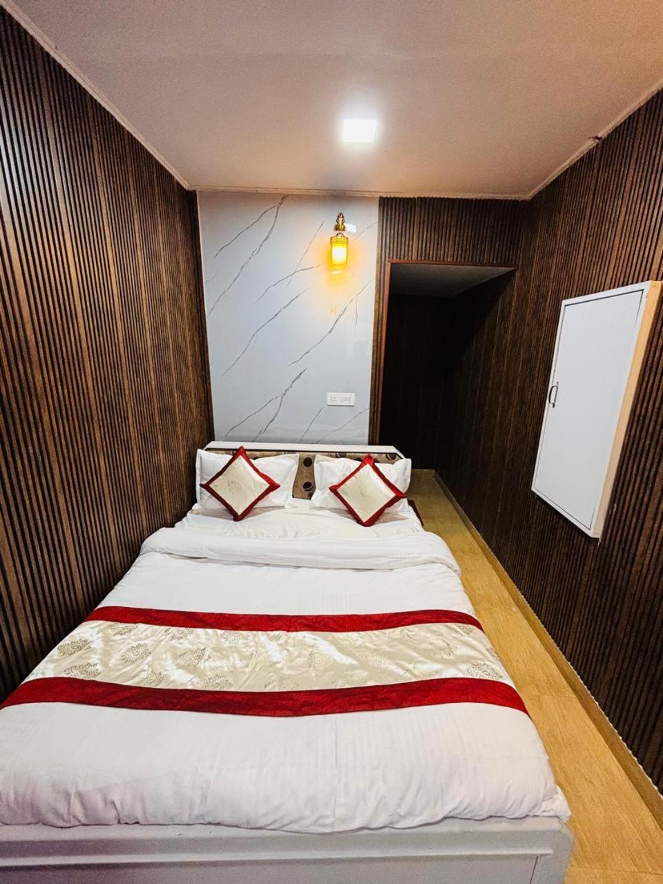 Hotel Amar Mussoorie Esterno foto