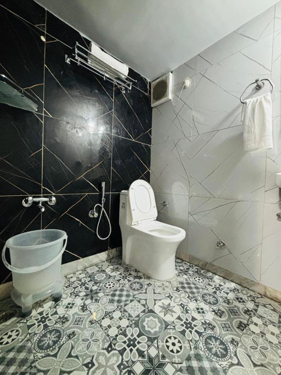 Hotel Amar Mussoorie Esterno foto