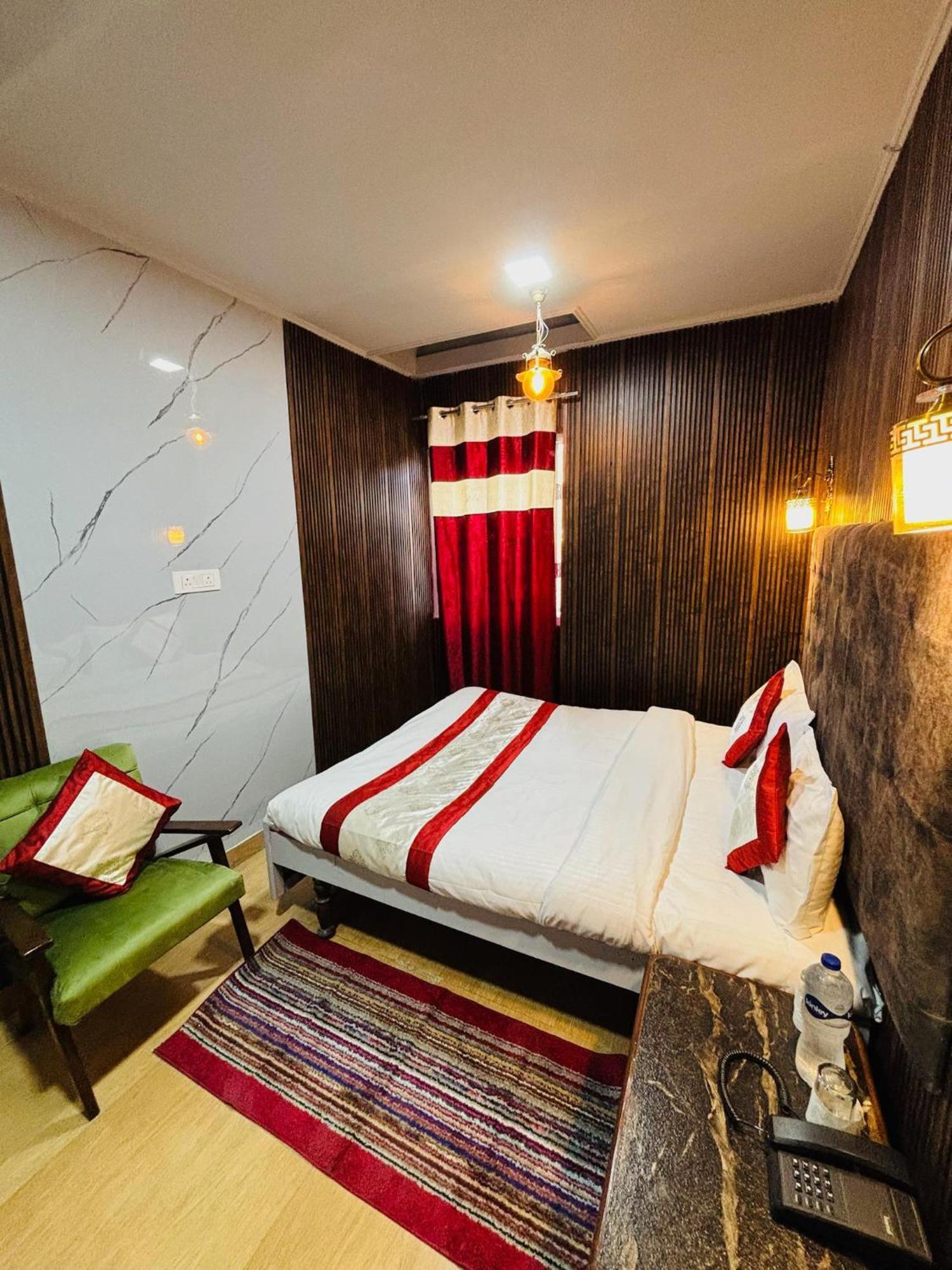 Hotel Amar Mussoorie Esterno foto